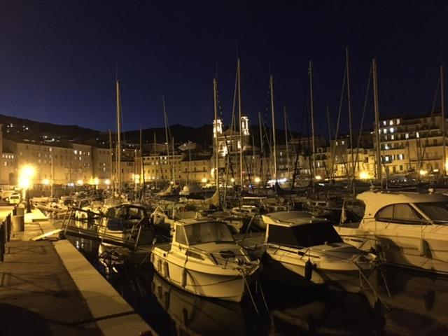 Balcon Sur Le Port Apartment *