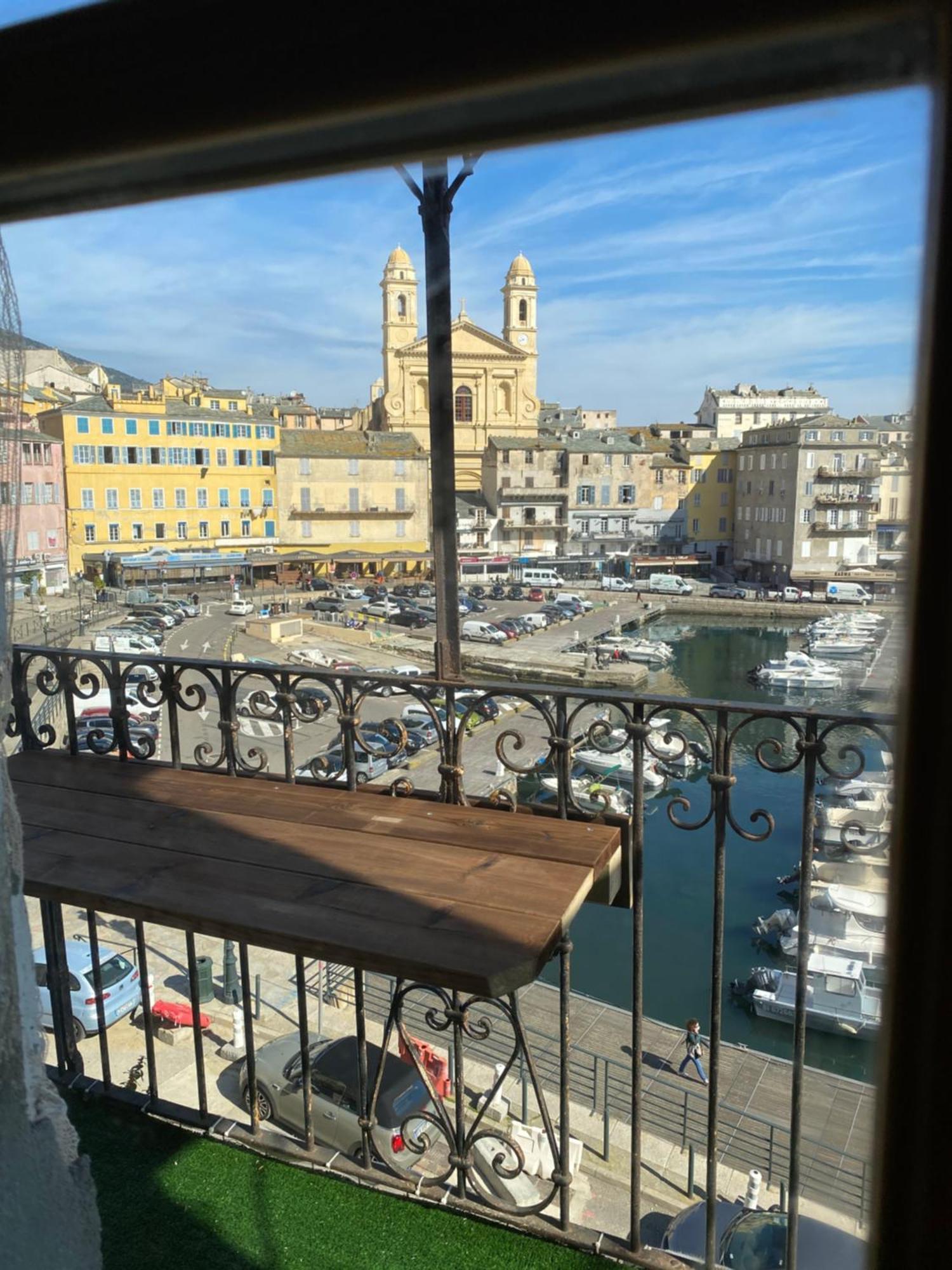 Balcon Sur Le Port Apartment *